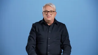 Comme l'époux tardait